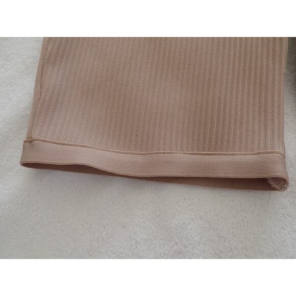 Melrose With Love tan ribbed knit bermuda shorts size Large NWT - Picture 5 of 7